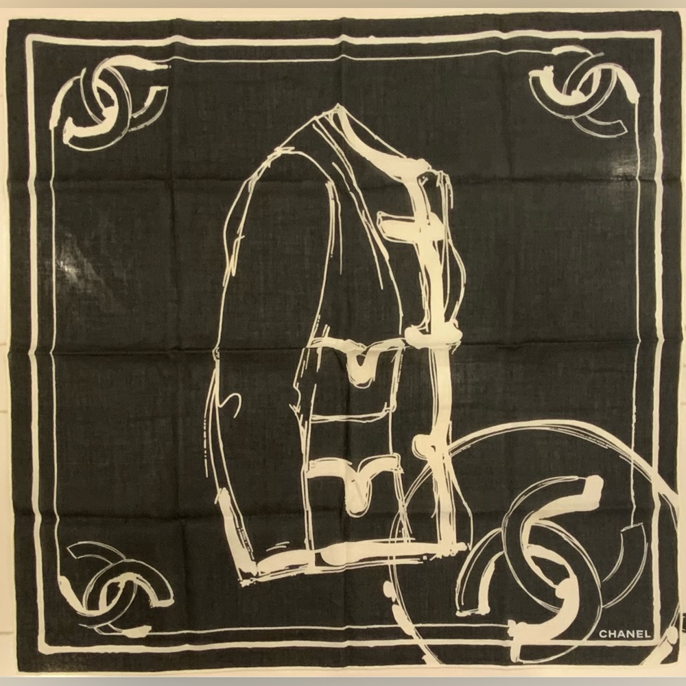 CHANEL Black and White Scarf
